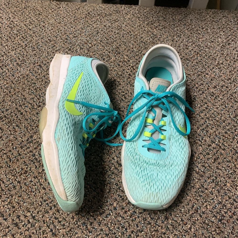 Light Blue Nike Sneakers. Size 8